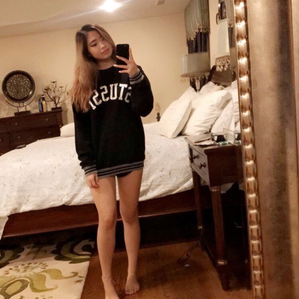 Stussy Dark Navy Blue sweatshirt in medium